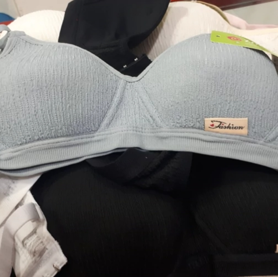 سوتین اسفنجی دخترانه بدون فنر  کاپ A سایزبندی خارجی