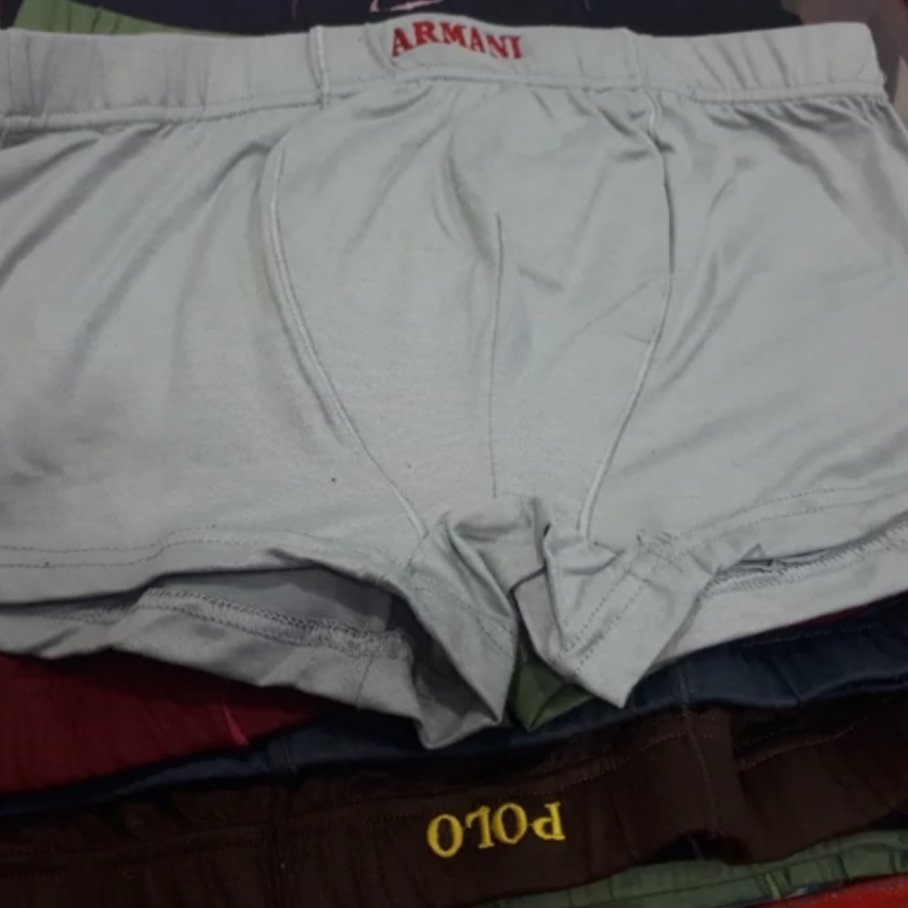 شورت نیم پا مردانه نخ پنبه سایز لارج کمر ۳۶ تا ۳۸ یک طرف کمر بدون کشیدن ۲۳ تا ۲۴ فاق ۲۳