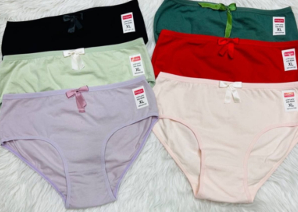 شورت نخ پنبه زنانه کش باریک سایز ایکس لارج کمر ۴۲ تا ۴۴ طرح ساده